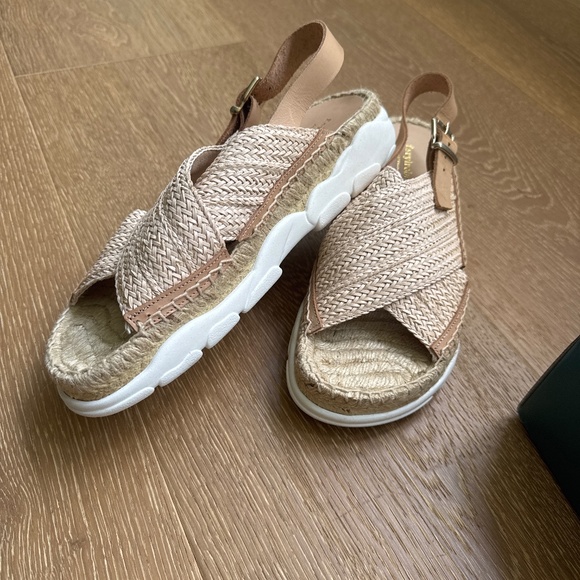 Anthropologie slingback sandal - Picture 1 of 6